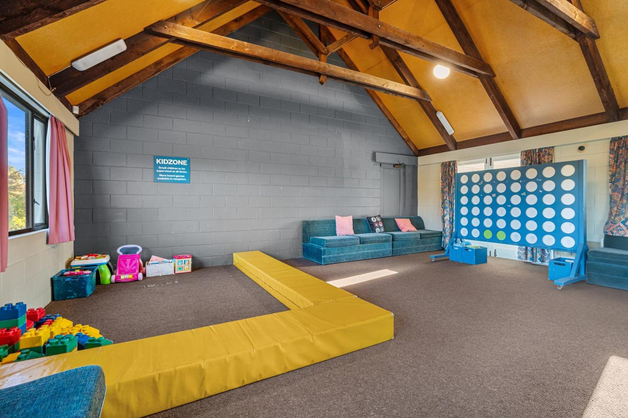 Tasman Holiday Parks - ไครสต์เชิร์ช ภายนอก รูปภาพ The interior of the hall