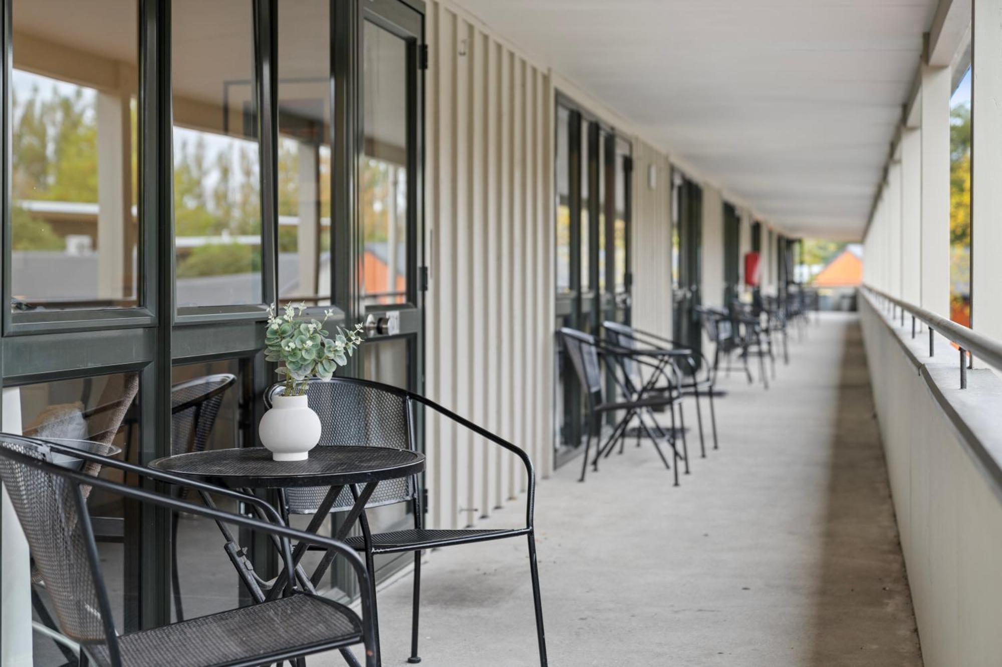 Tasman Holiday Parks - ไครสต์เชิร์ช ภายนอก รูปภาพ The balcony of the hotel