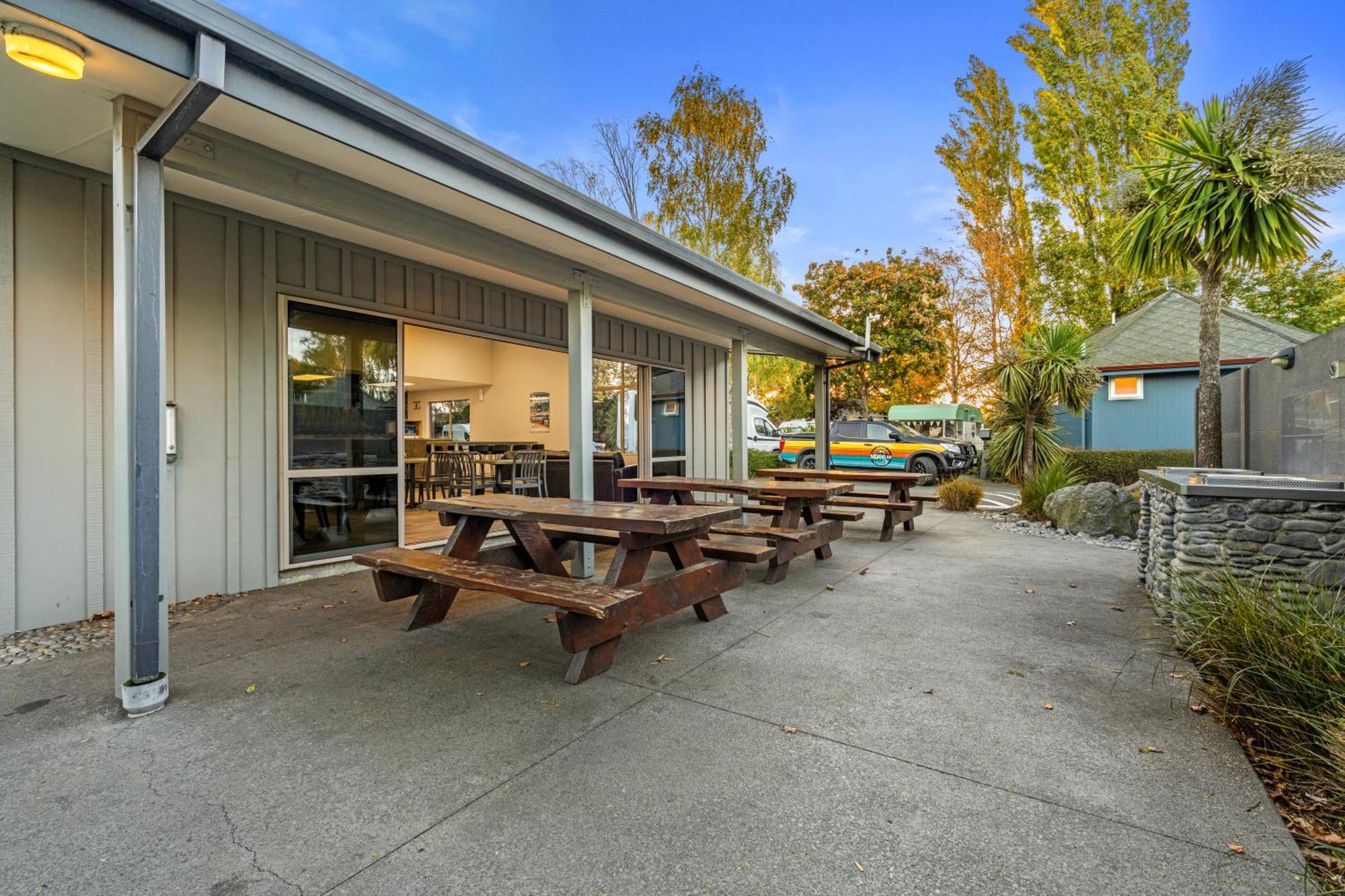 Tasman Holiday Parks - ไครสต์เชิร์ช ภายนอก รูปภาพ The cafe at the centre