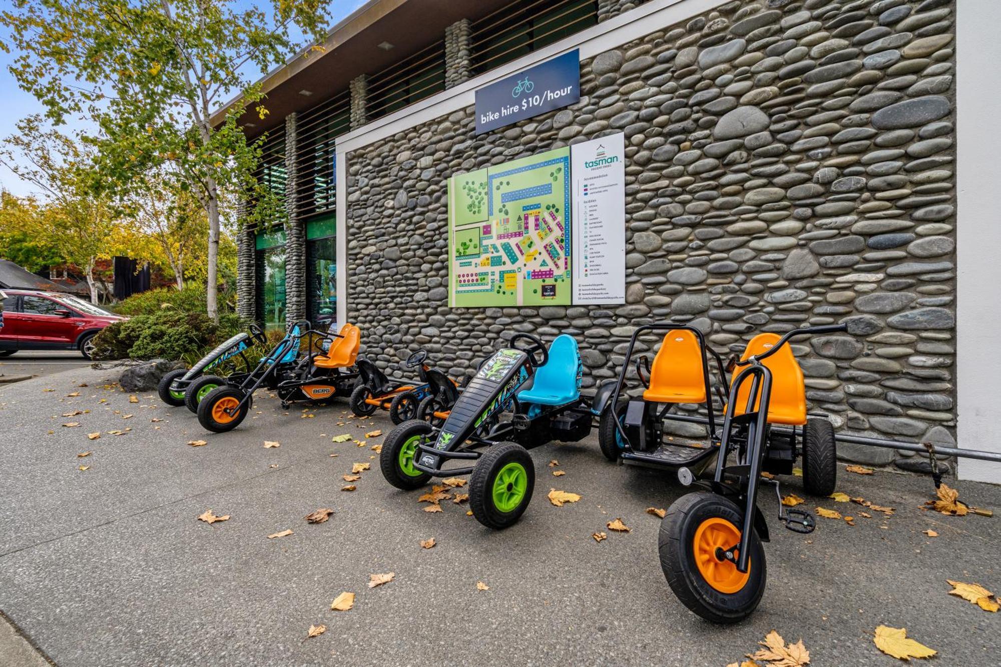 Tasman Holiday Parks - ไครสต์เชิร์ช ภายนอก รูปภาพ The Visitor Centre at the National Motor Museum
