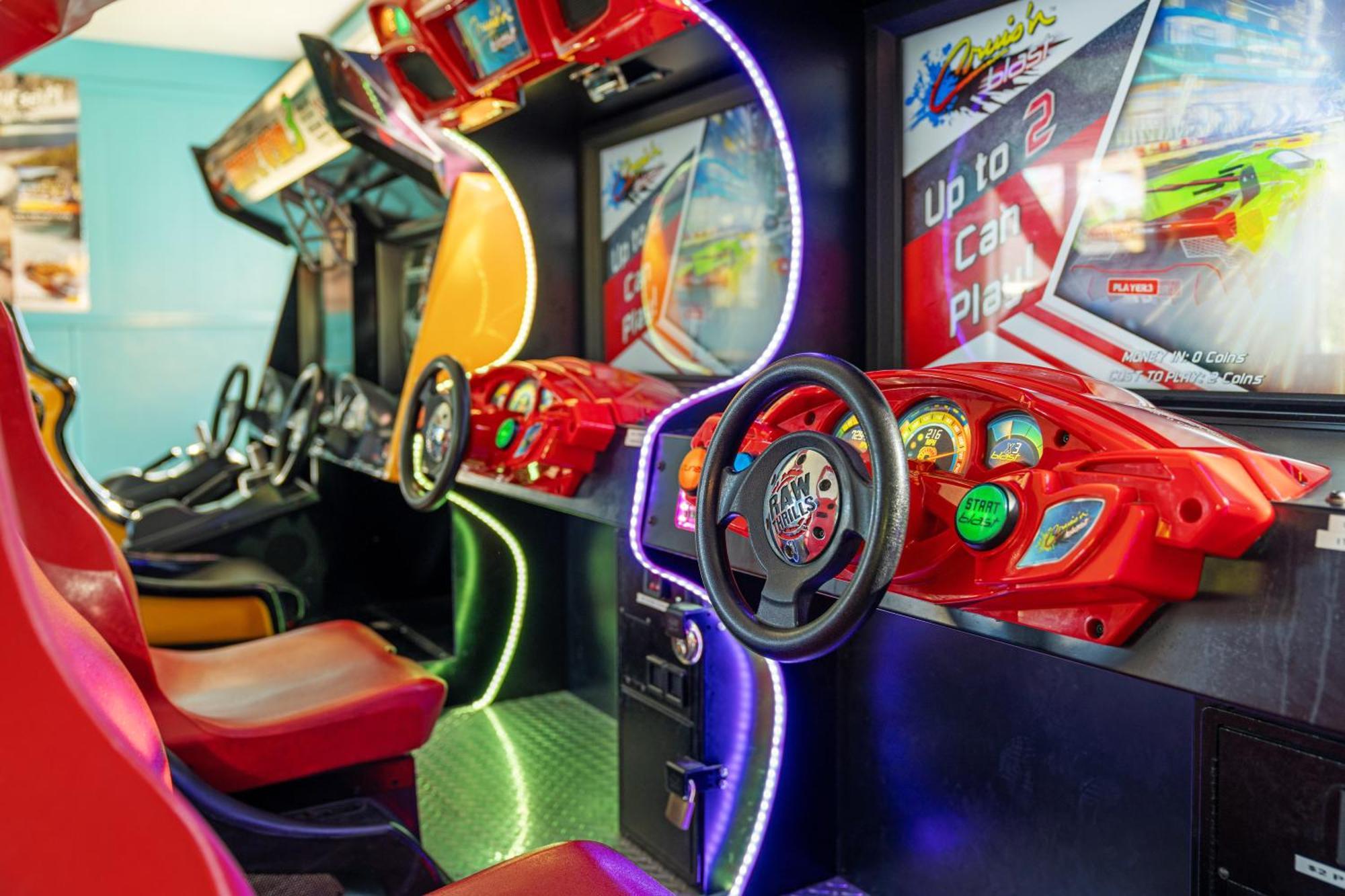 Tasman Holiday Parks - ไครสต์เชิร์ช ภายนอก รูปภาพ A racing arcade game