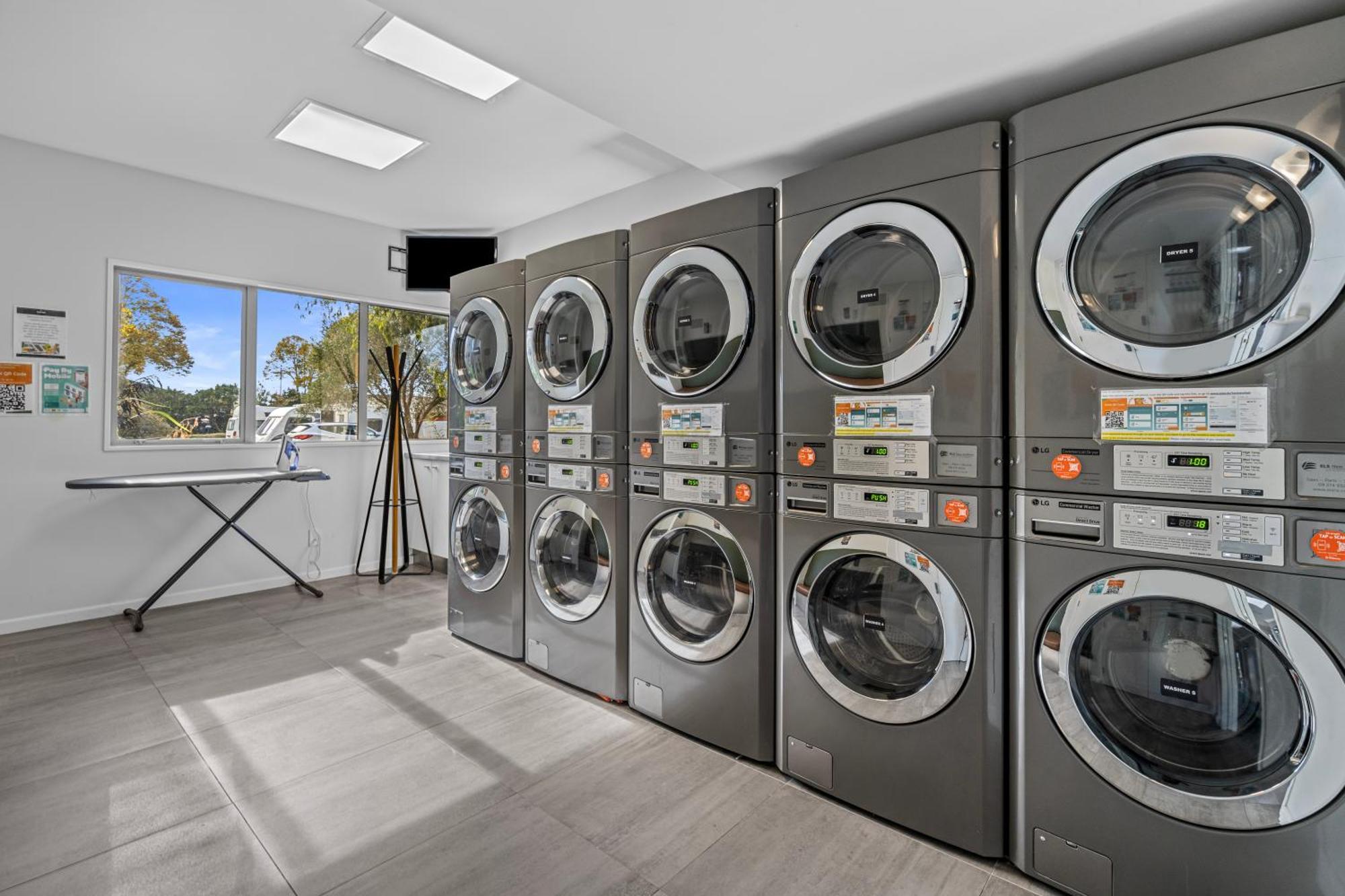 Tasman Holiday Parks - ไครสต์เชิร์ช ภายนอก รูปภาพ Commercial laundry