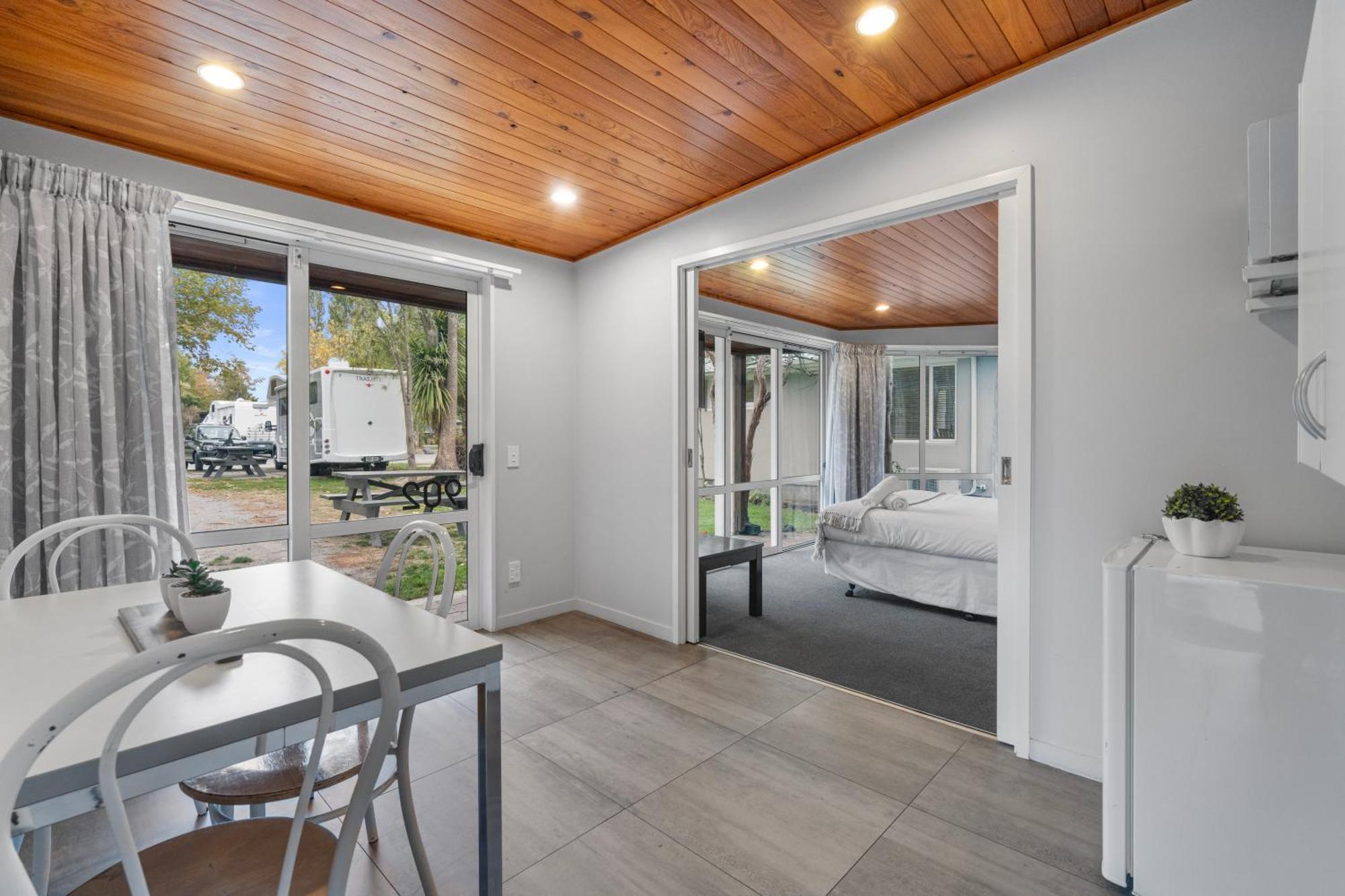 Tasman Holiday Parks - ไครสต์เชิร์ช ภายนอก รูปภาพ A room at the hotel