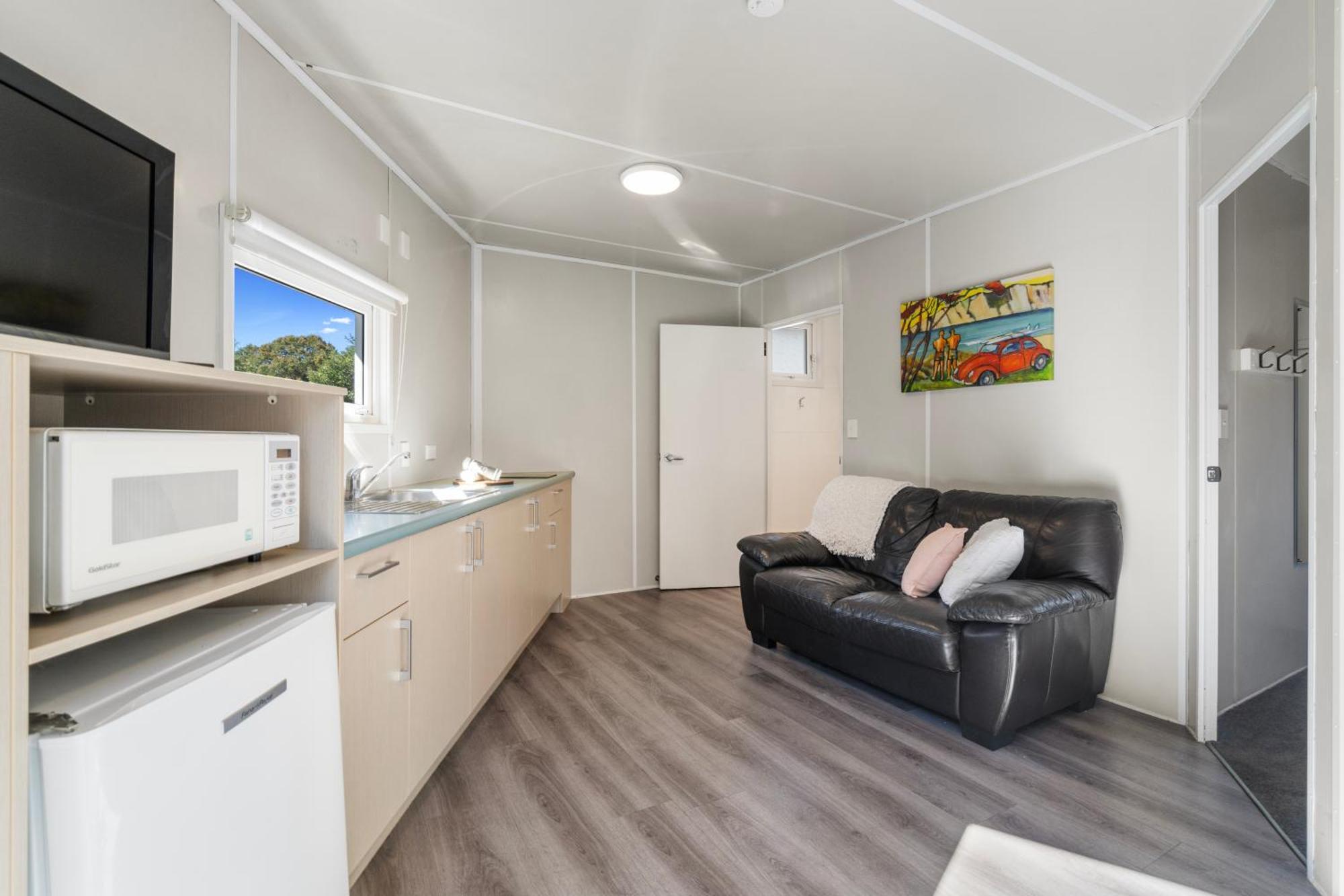 Tasman Holiday Parks - ไครสต์เชิร์ช ภายนอก รูปภาพ A typical studio apartment