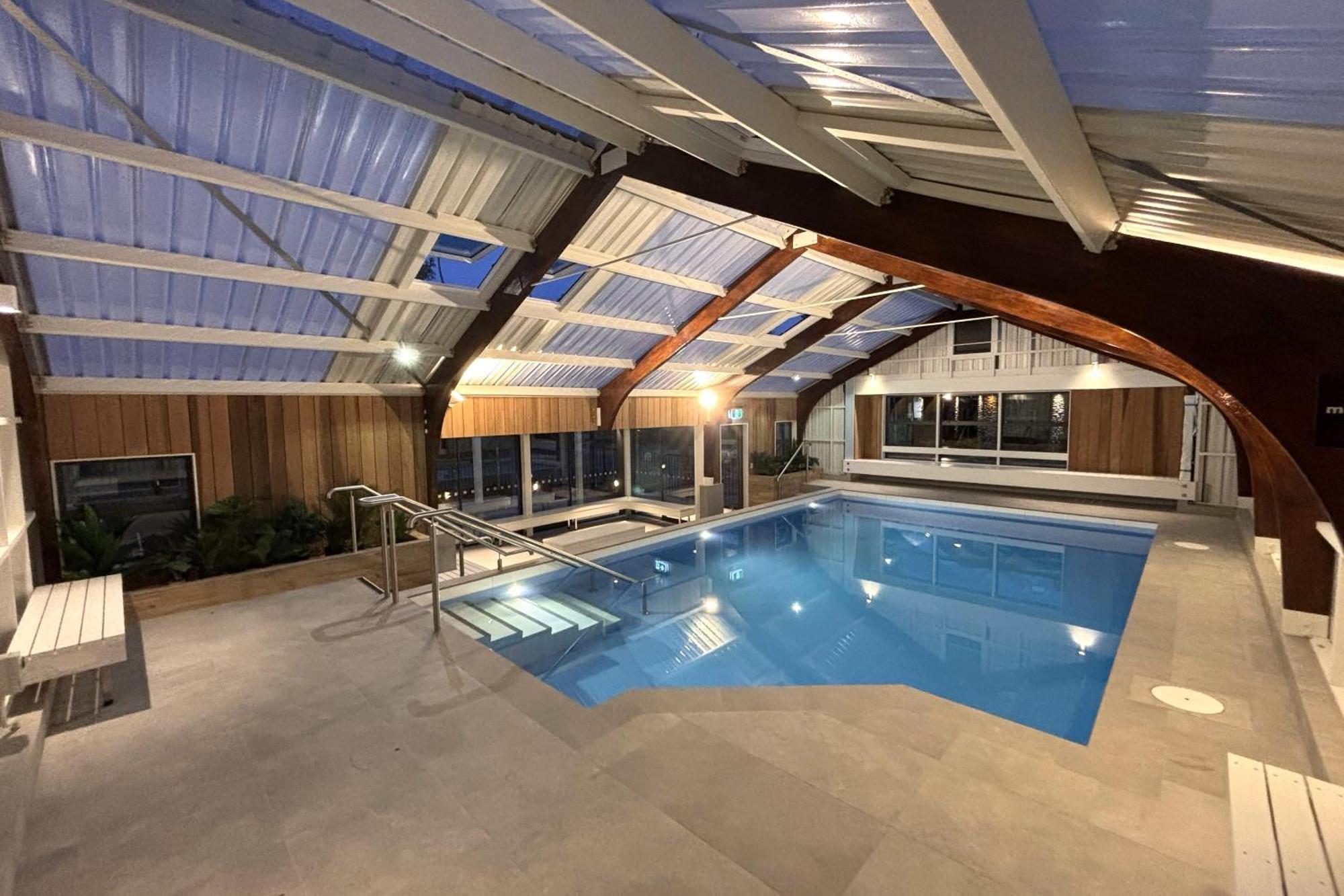 Tasman Holiday Parks - ไครสต์เชิร์ช ภายนอก รูปภาพ The swimming pool at the hotel
